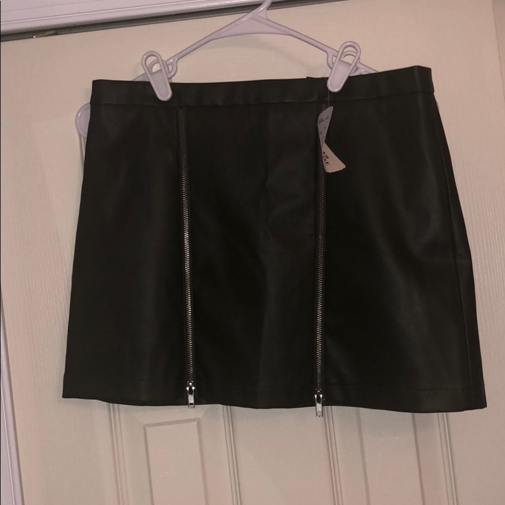 Green leather double zip mini skirt